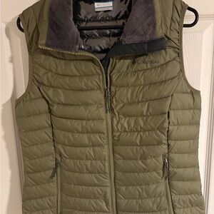 Columbia Women's Khaki Quilted Vest